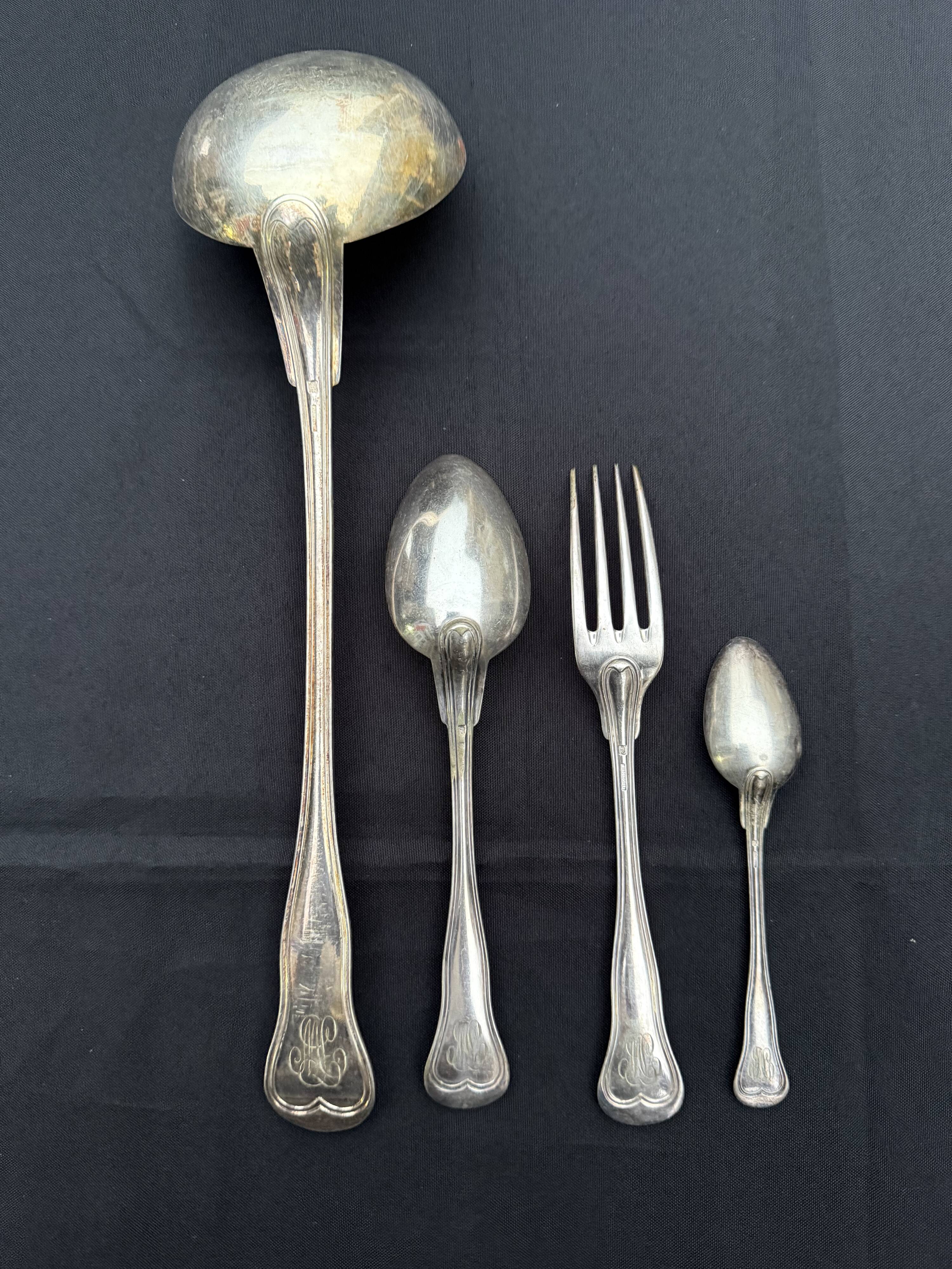 Christofle 37-piece cutlery set, Filet violon model