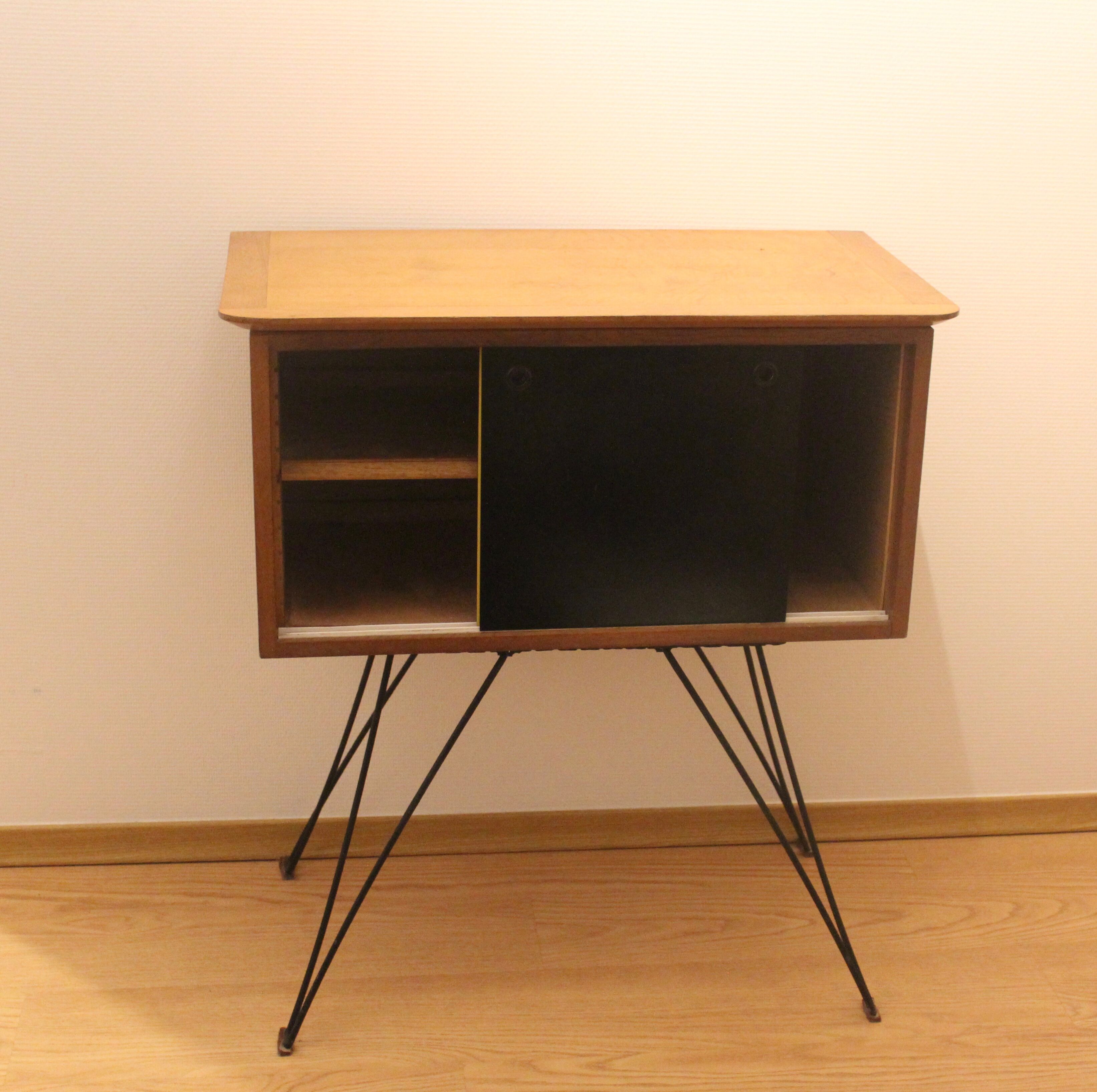 Meuble de rangement des années 50