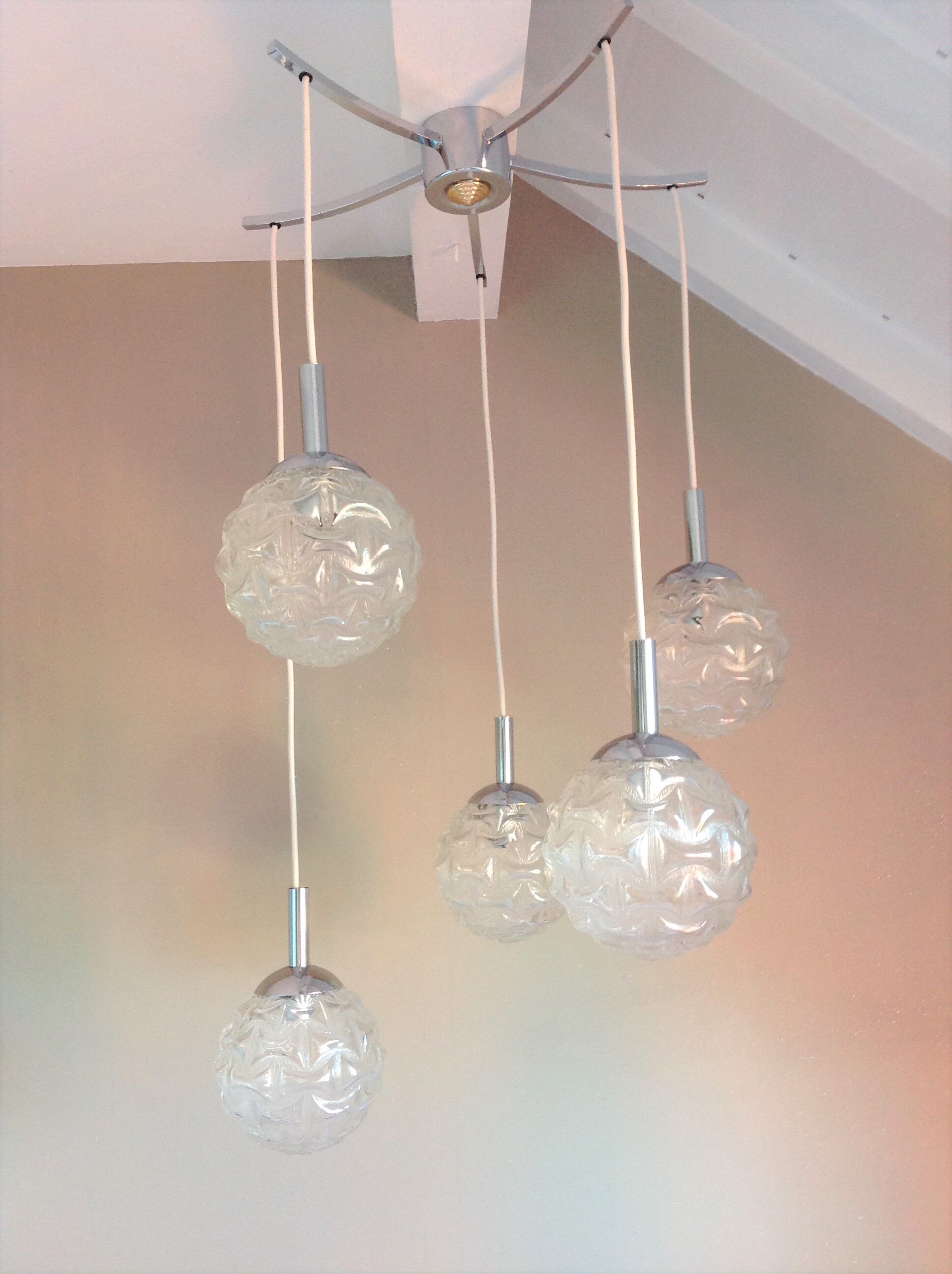 Suspension cascade with five globes and chrome metal / vintag years 60-70