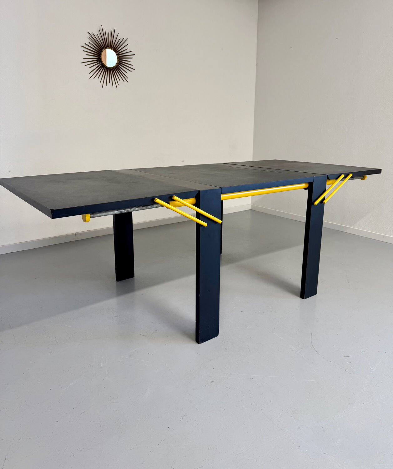 Table à manger extensible postmoderne design italien Lorenzo et Stefani, 1980