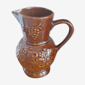 Pitcher in brown porcelain decoration grape