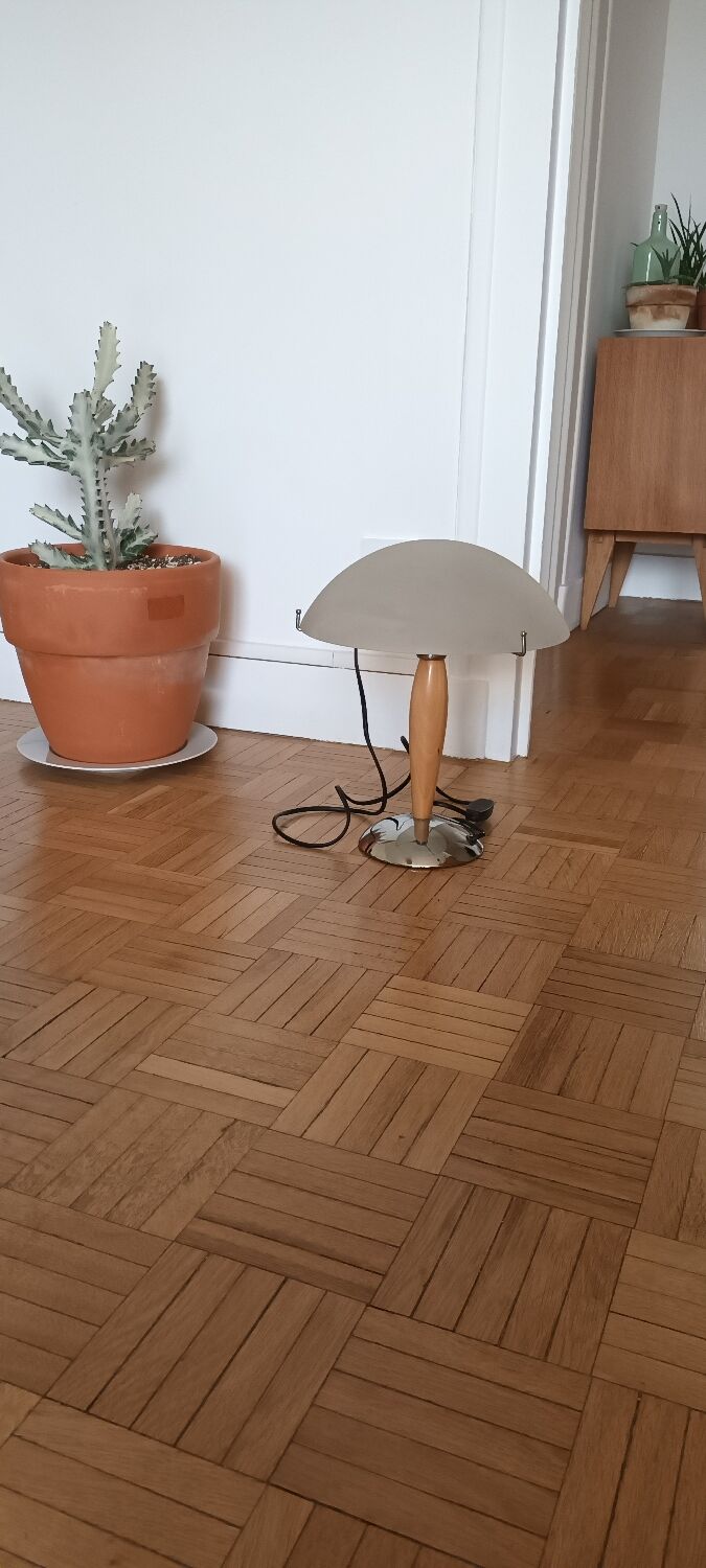 Vintage liner mushroom lamp