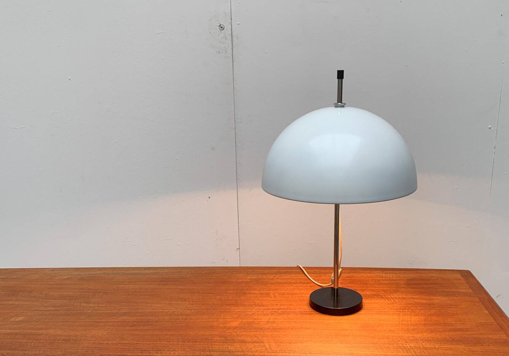 Mid-century minimalist dome table lamp