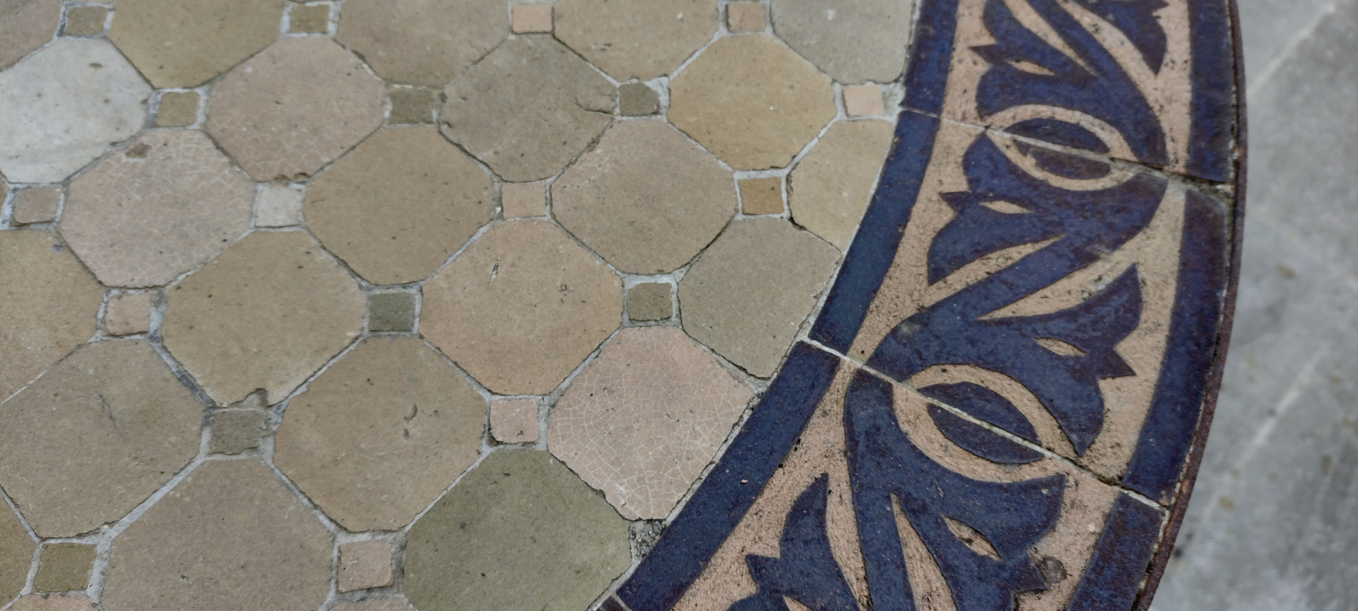 Zellige table in Moroccan mosaic