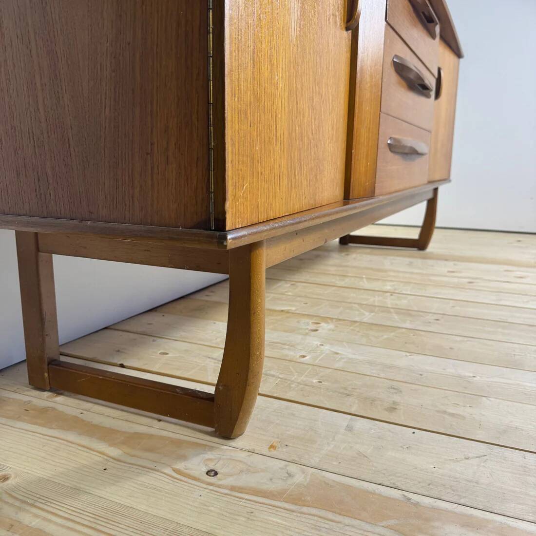 Vintage teak sideboard – Mid-century modern 1960s credenza