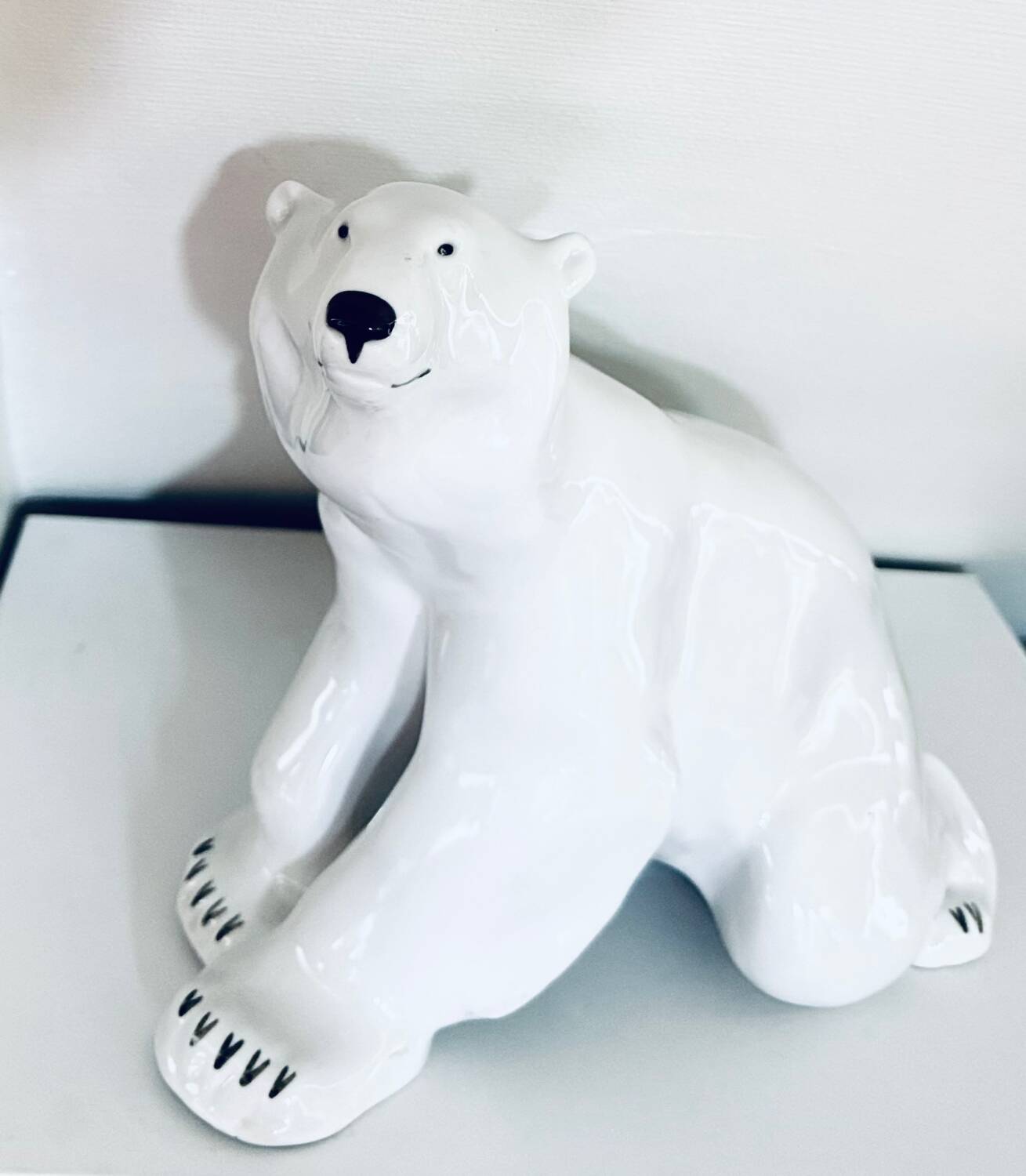 Sculpture Arctic White Bear porcelain