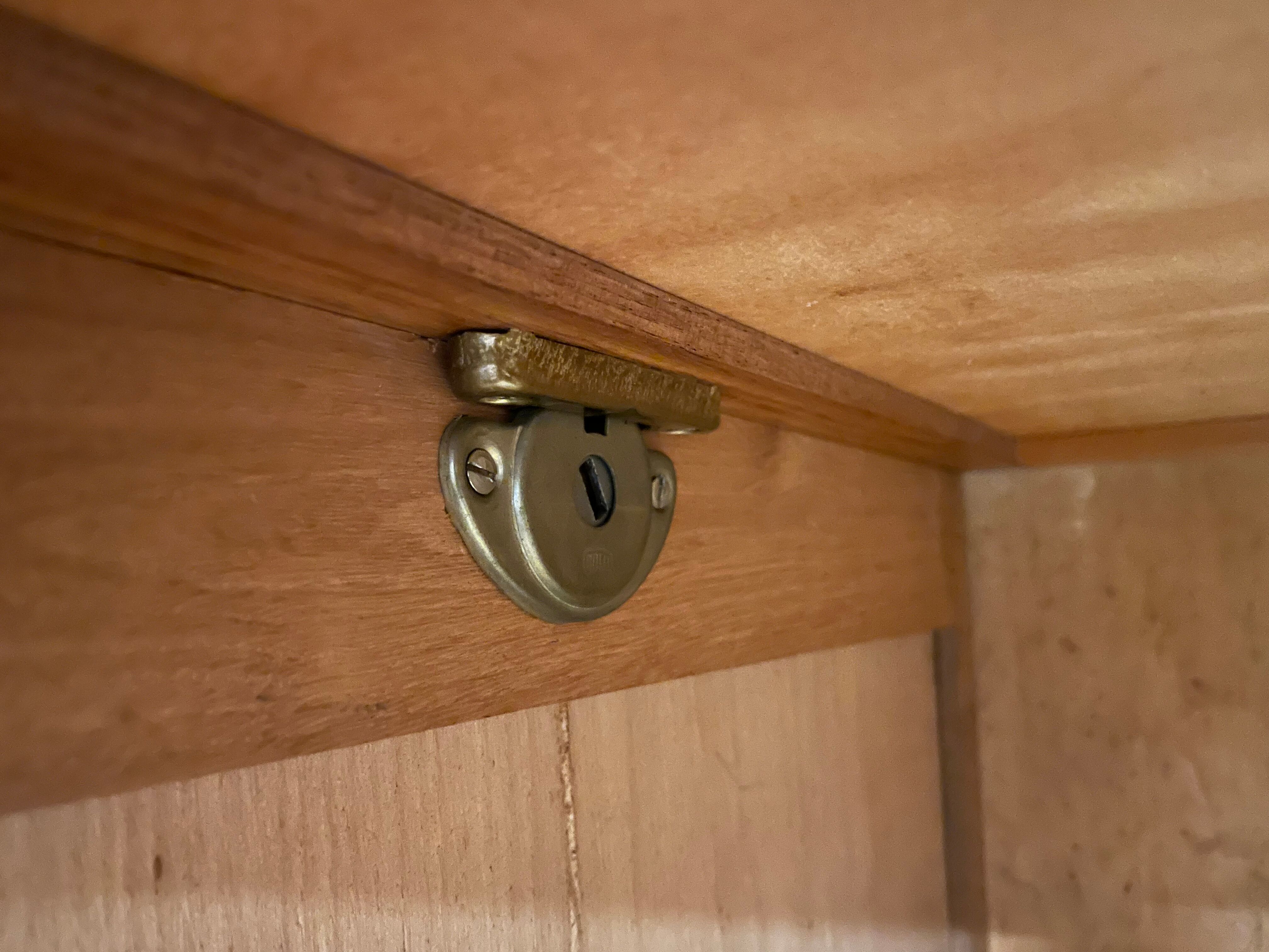 Wardrobe vintage compass feet