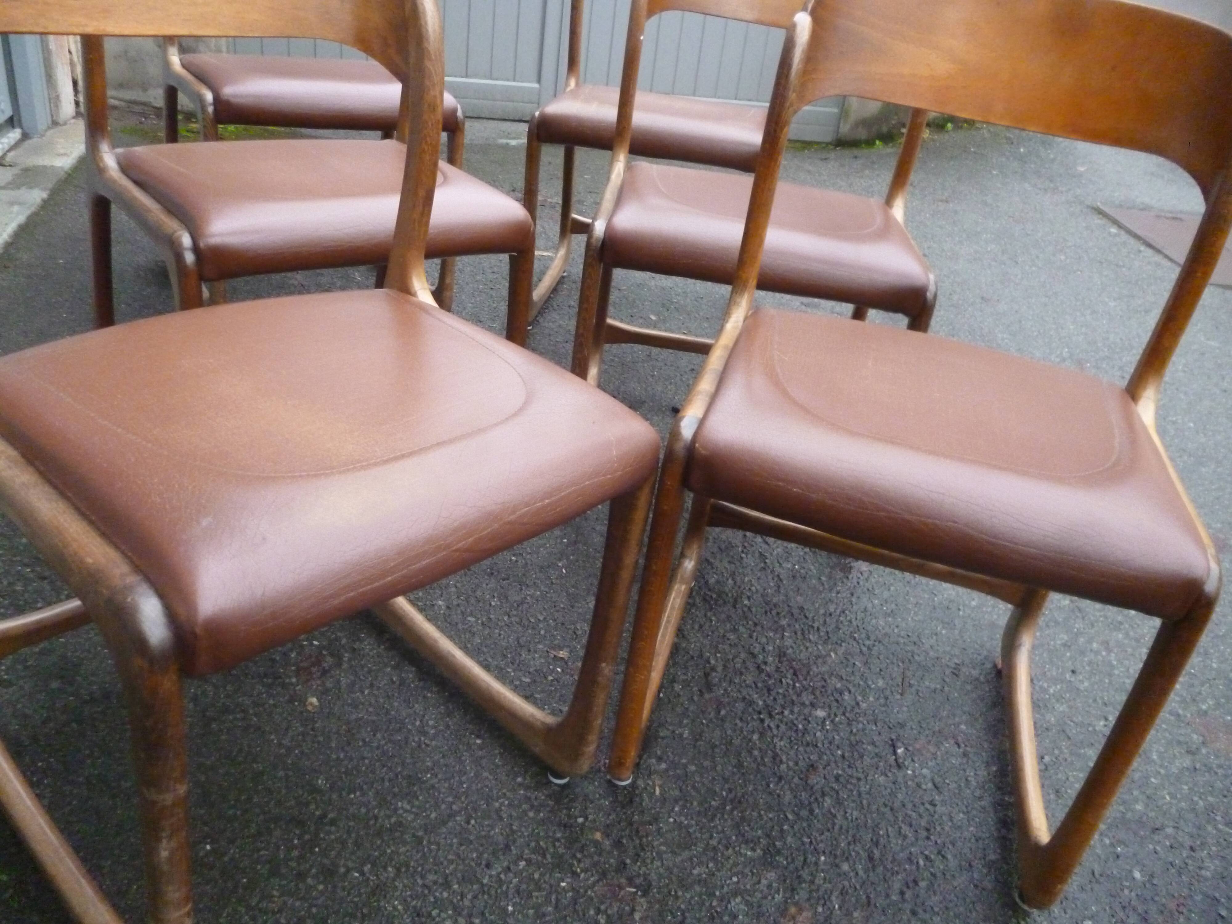 Suite de 6 chaises traineau Baumann