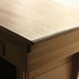 Beautiful shop counter in solid oak, Art Deco style. Very good condition.