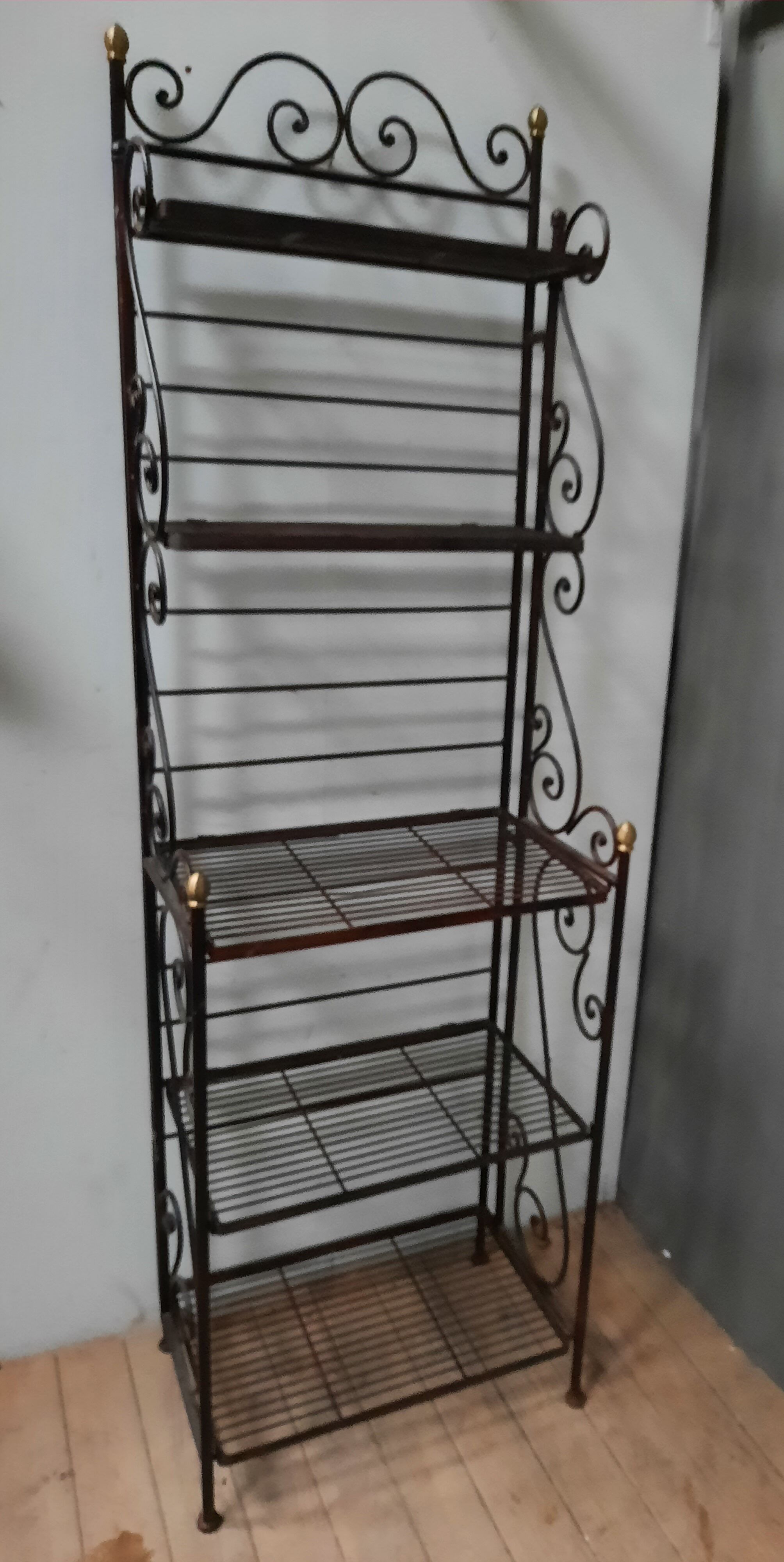 Metal floor baker style