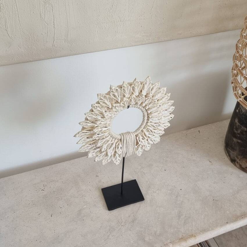 Decorative Papuan shell necklace