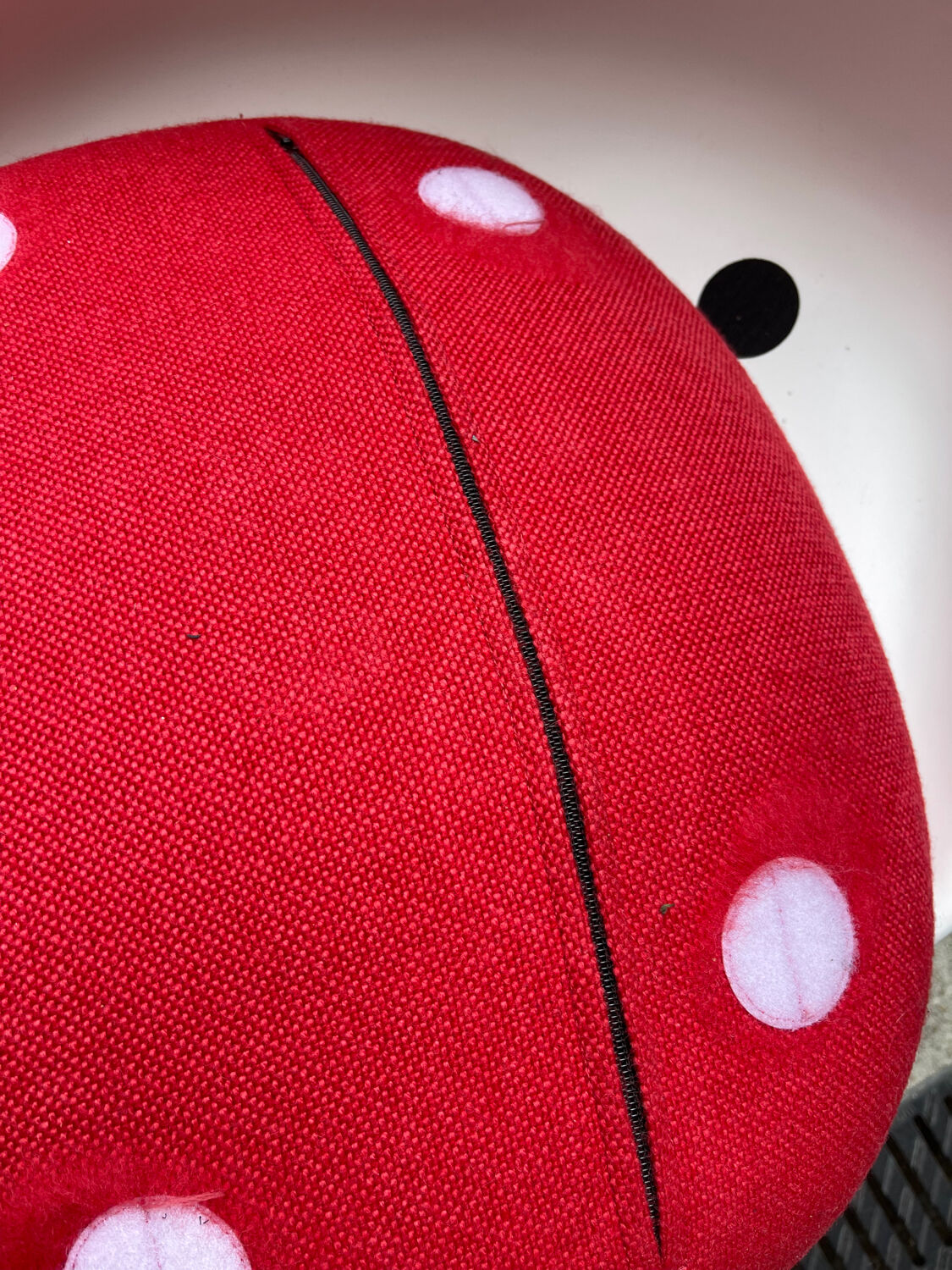 Pair of TULIP Eero Saarinen knoll international chairs