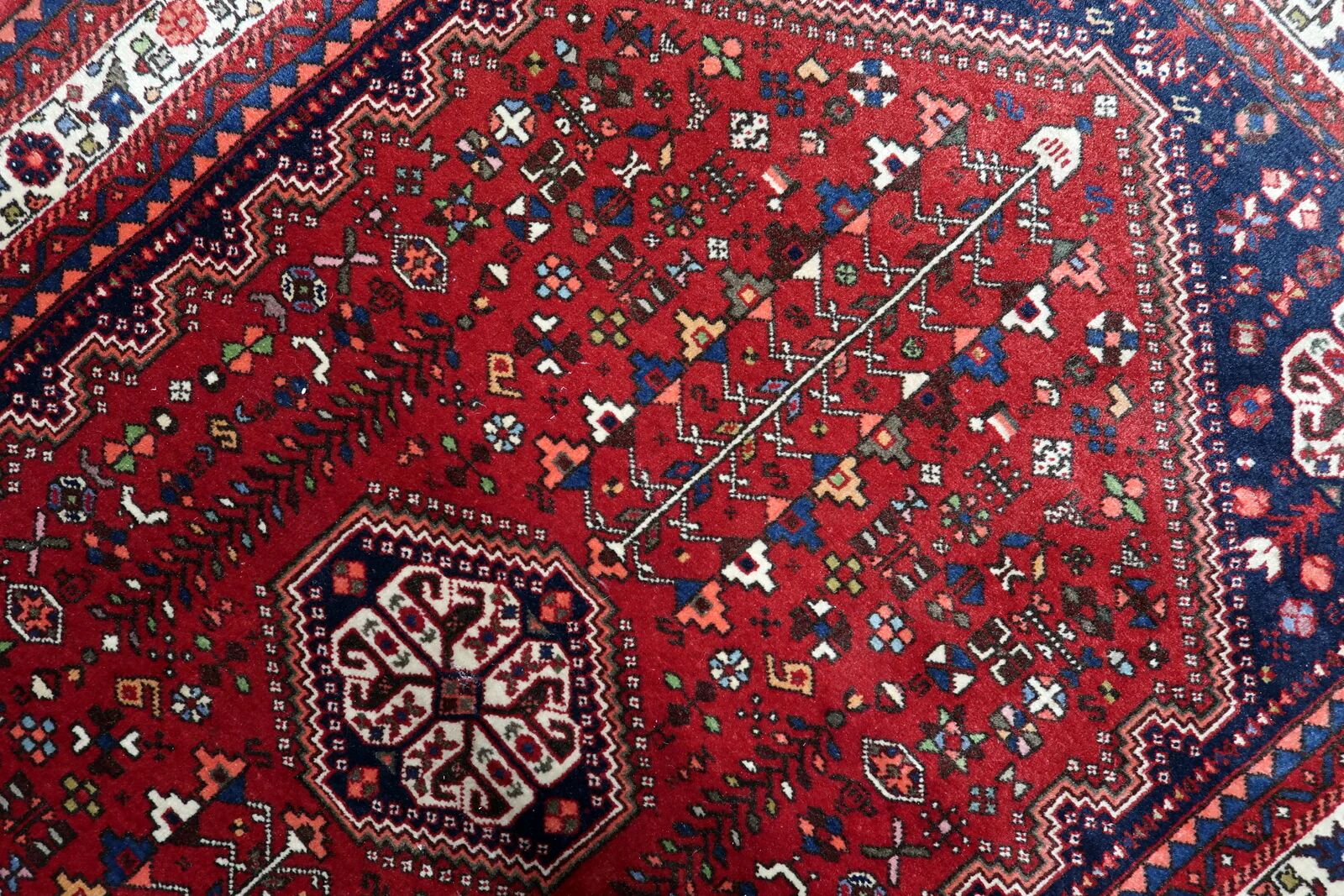 Antique Persian Qashqai rug 106cm x 152cm 1920s - 1C1242