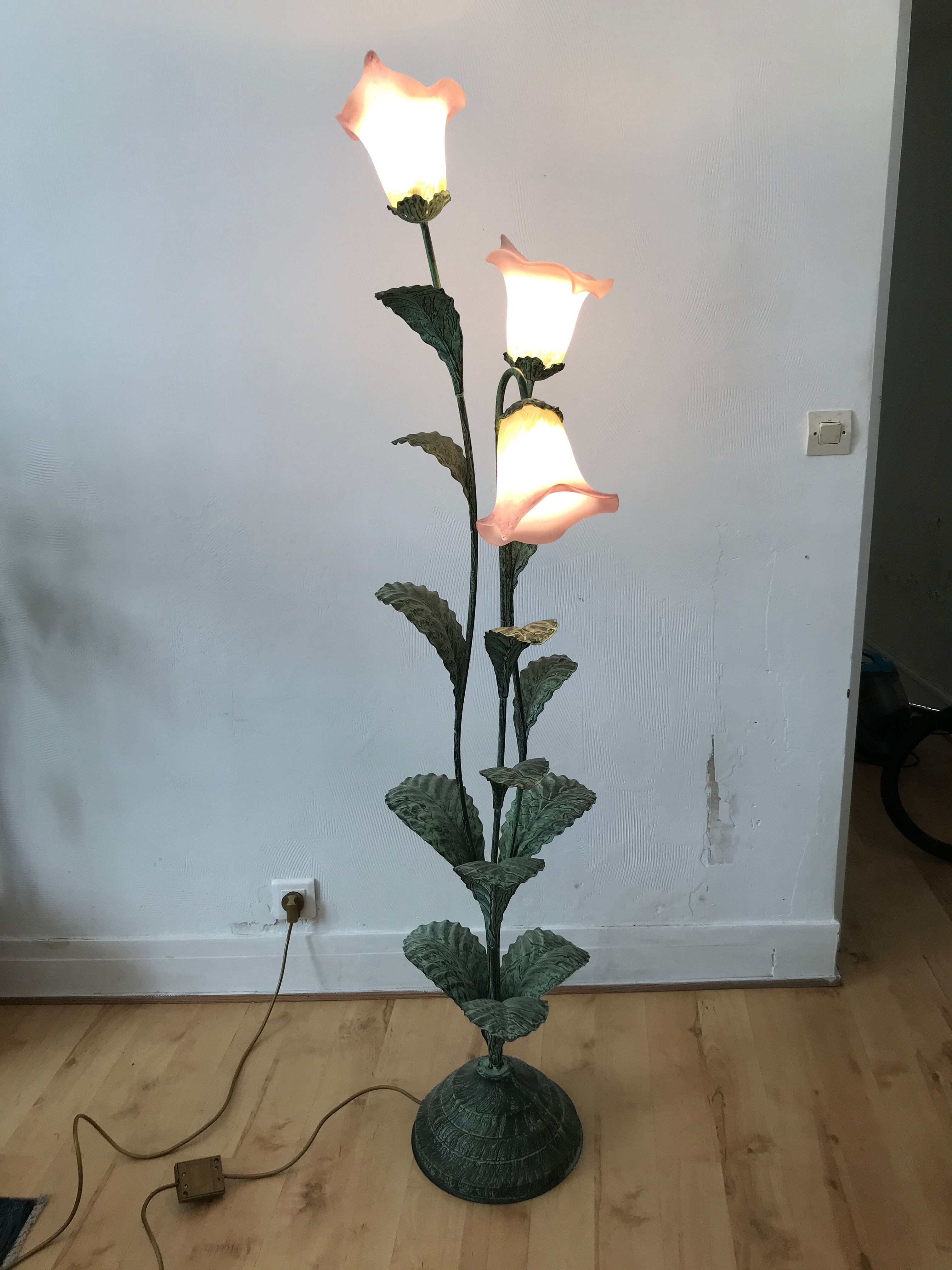 "Flower" metal lamp and coloured glassware