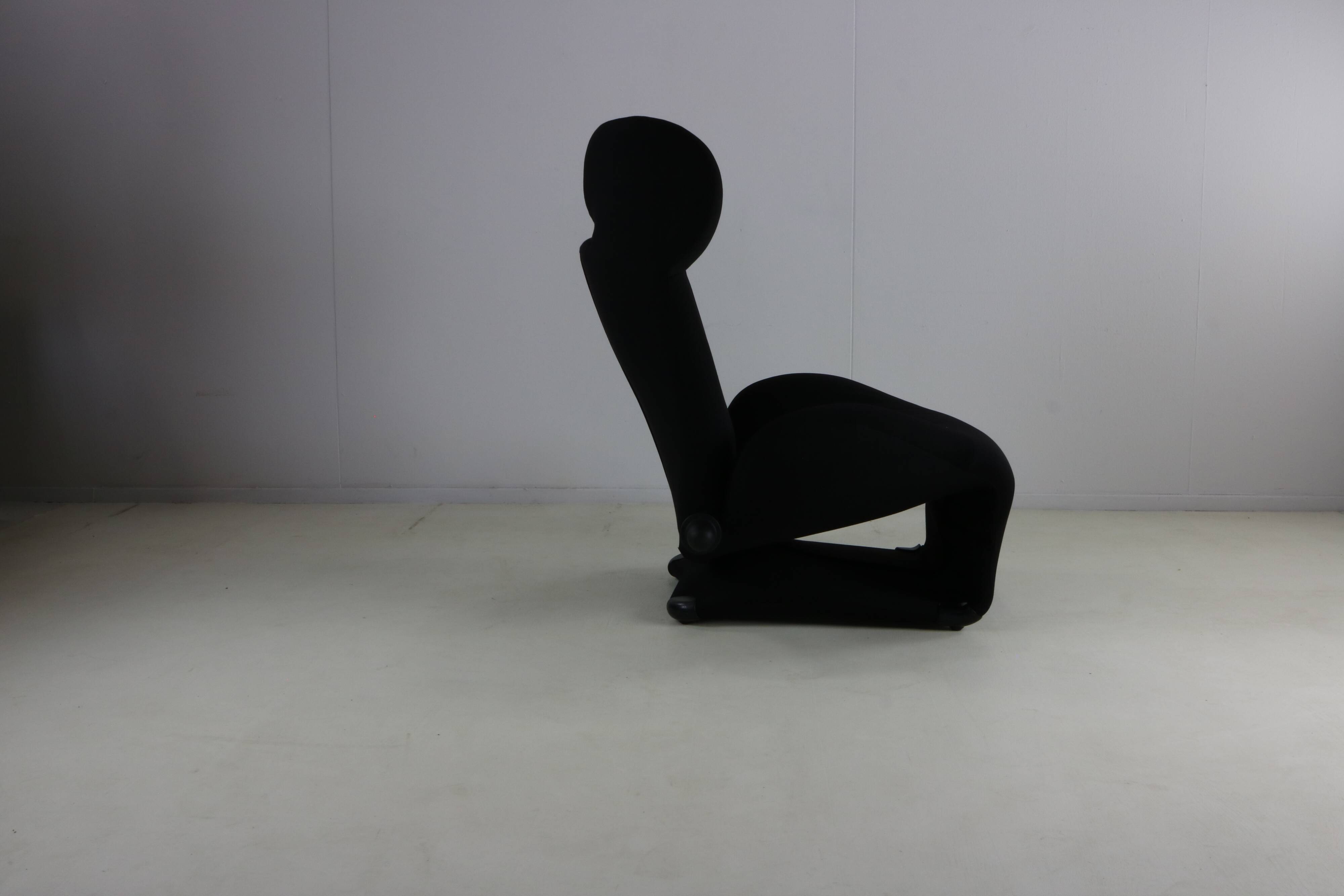 Eighties design easy chair / chaise-longue by Toshiyuki Kita for Cassina