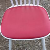 Set of 4 Scandinavian style chairs from the 50s in white lacquered wood and red skaï patties