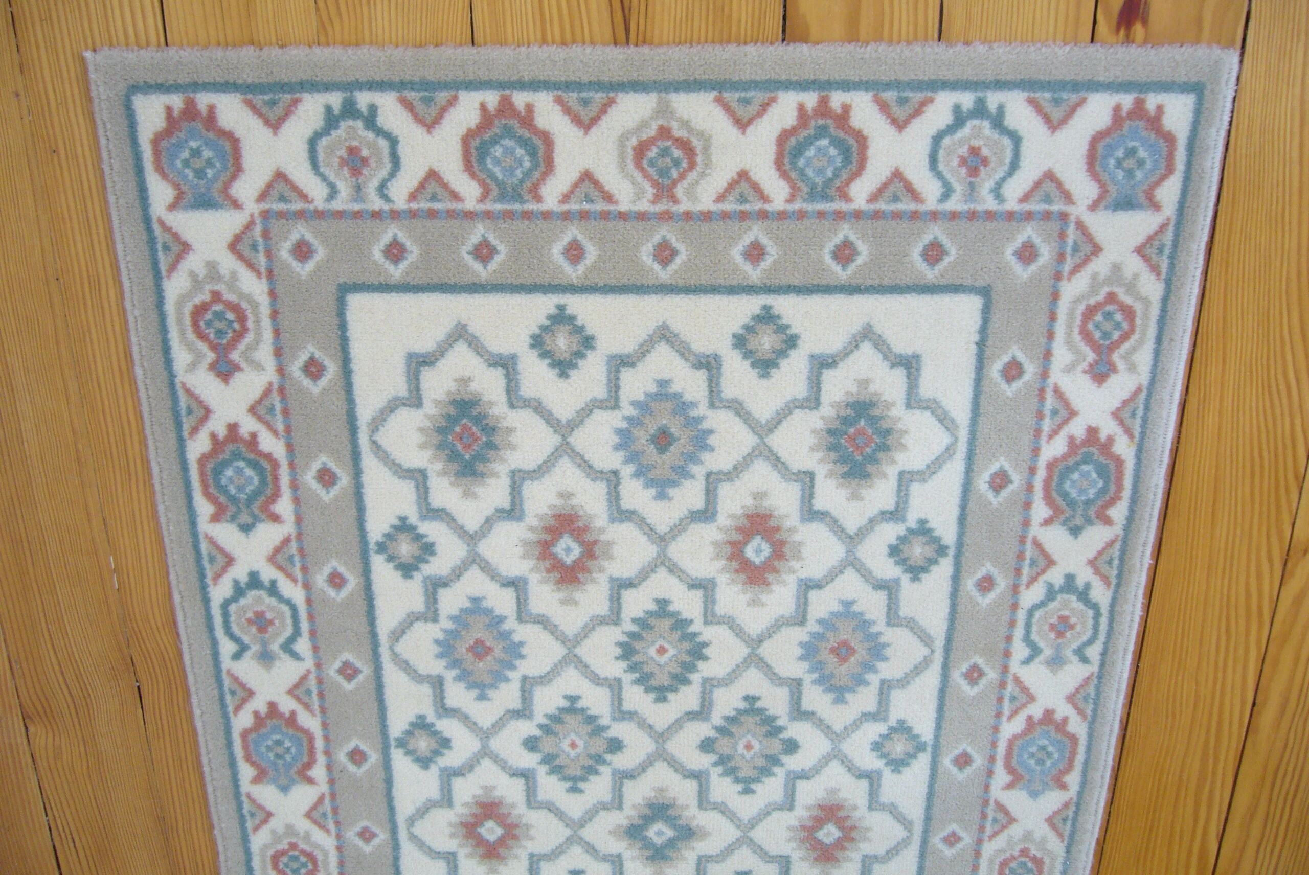 2 Scandinavian wool rugs 60 x 120