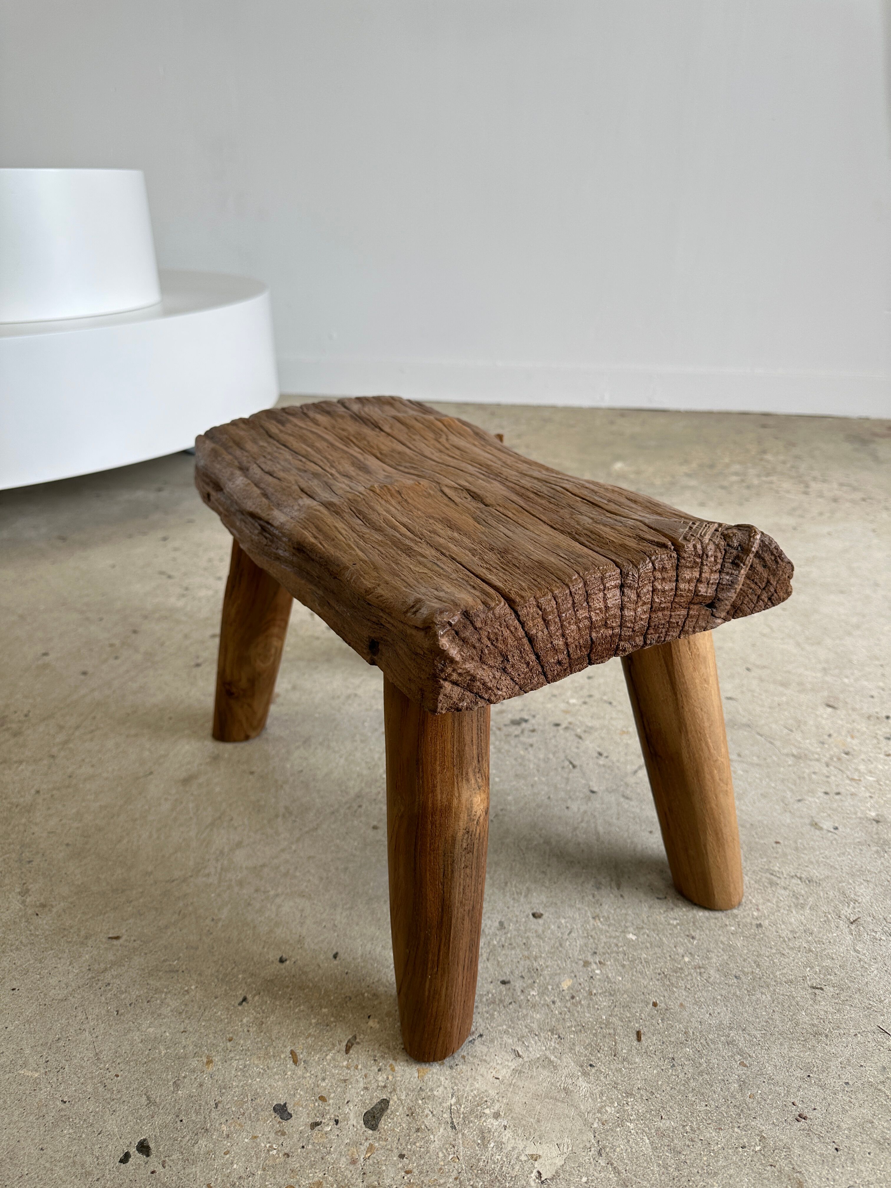Stool in blond teak
