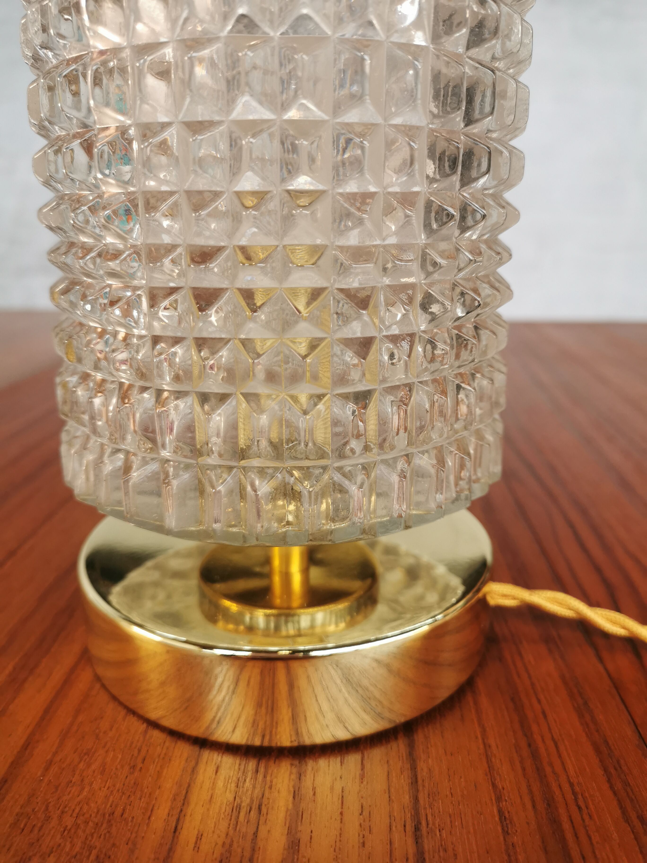 Table lamp with pressed glass globe