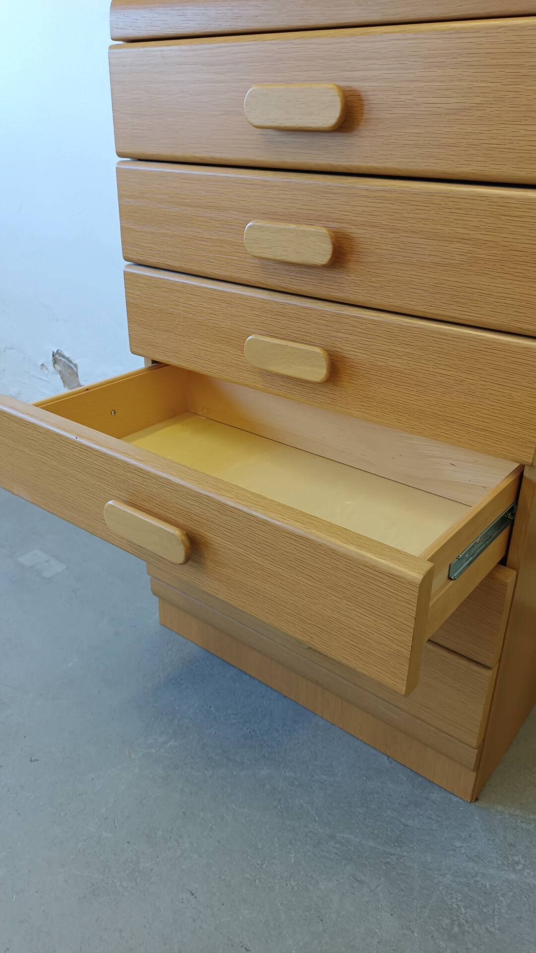 Chest of drawers with 6 drawers