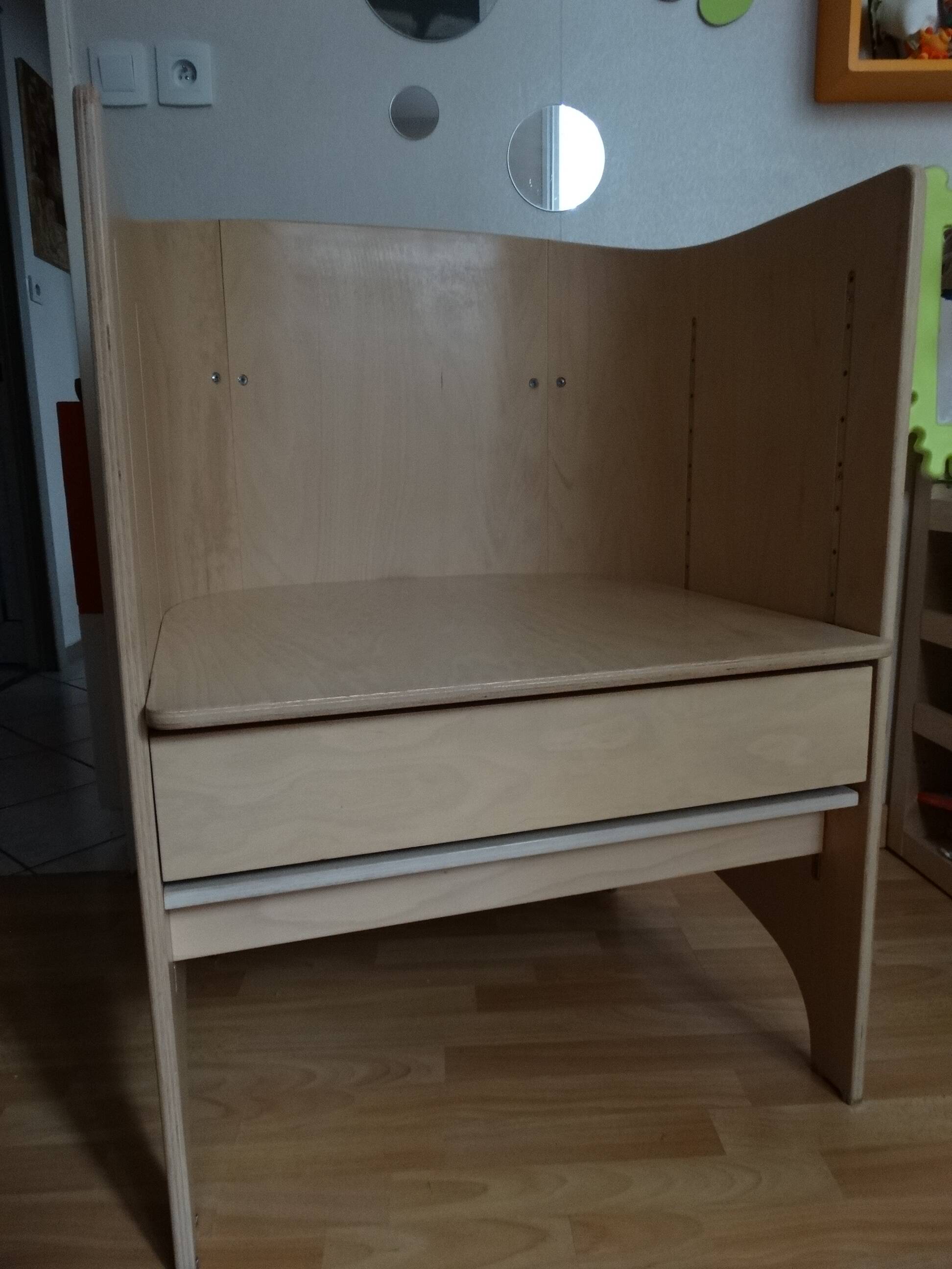 Scalable changing table that can be transformed into a desk