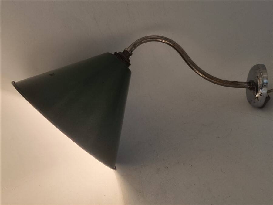 Enameled sheet metal wall light