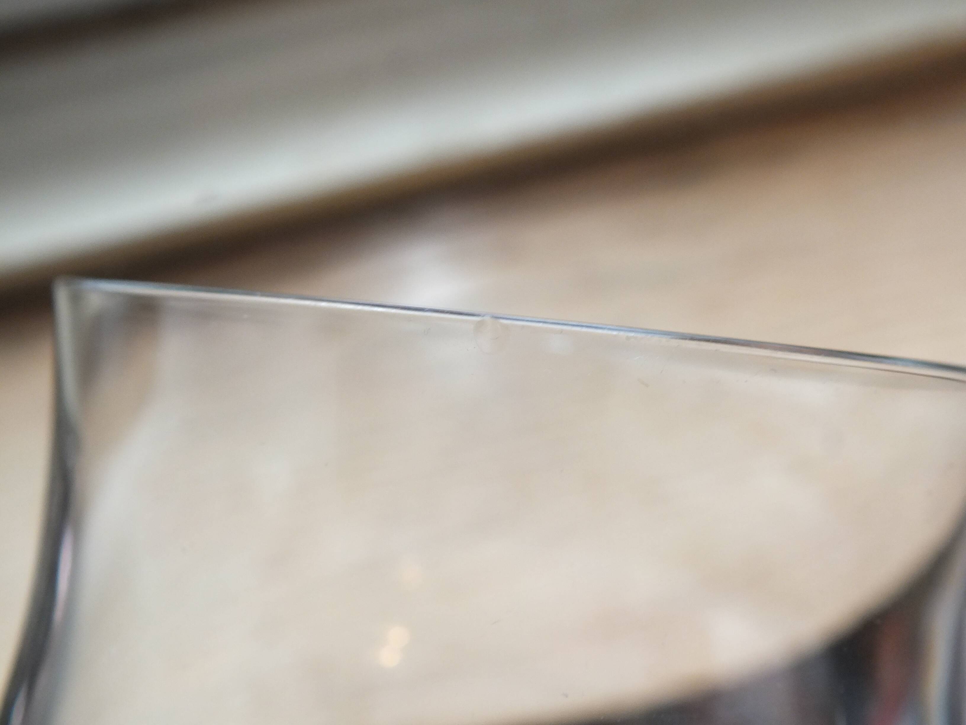 4 flutes + 4 verres à vin en cristal épais Tarente pied gris acier 1970