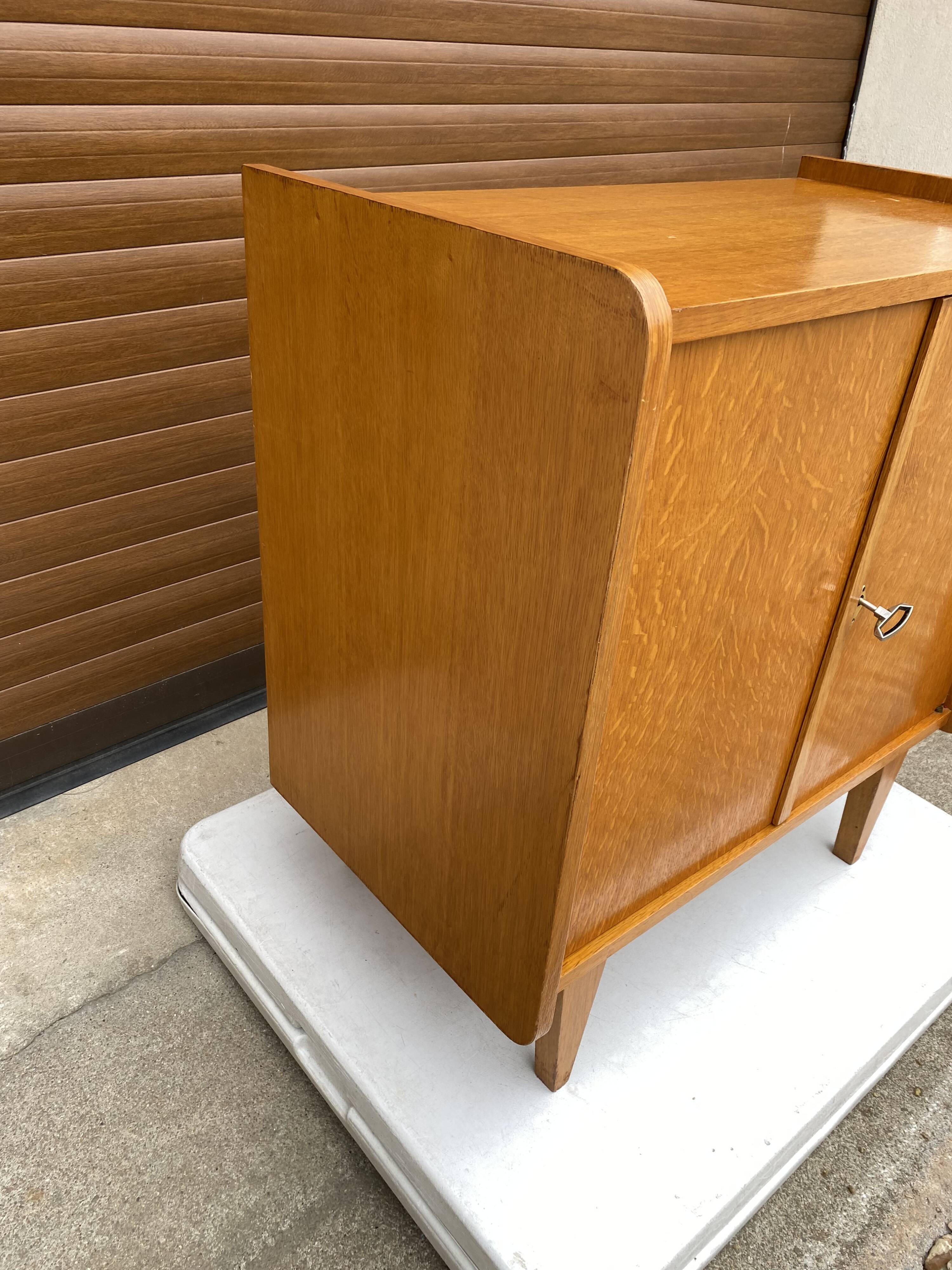 Vintage 2-door sideboard