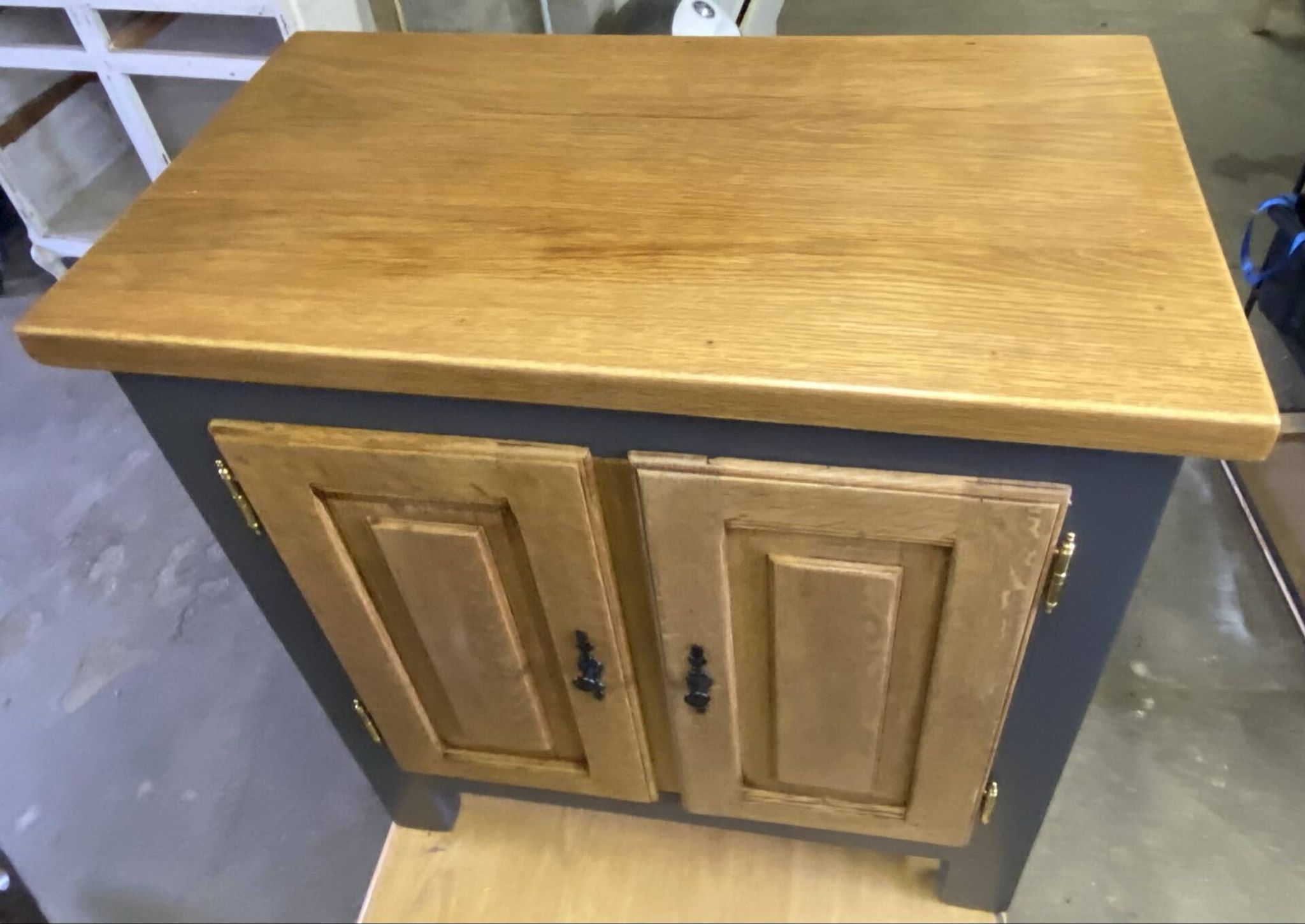Buffet bas en chêne massif relooké – Style Campagne Chic / Moderne