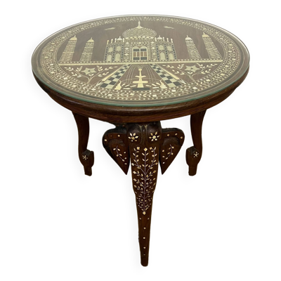 Guéridon tripode/ table d'appoint en teck marqueté et sculpté