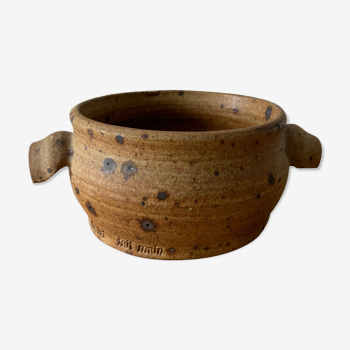 Small bowl in piryte sandstone
