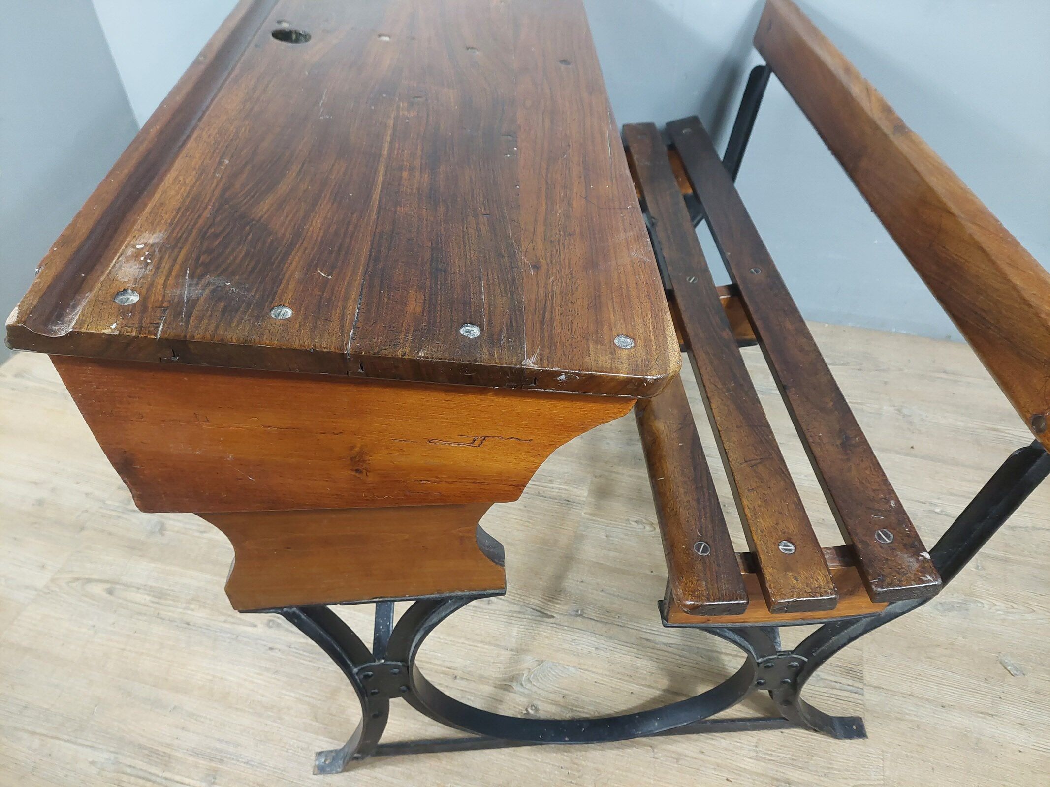 Double school desk called “lectern”