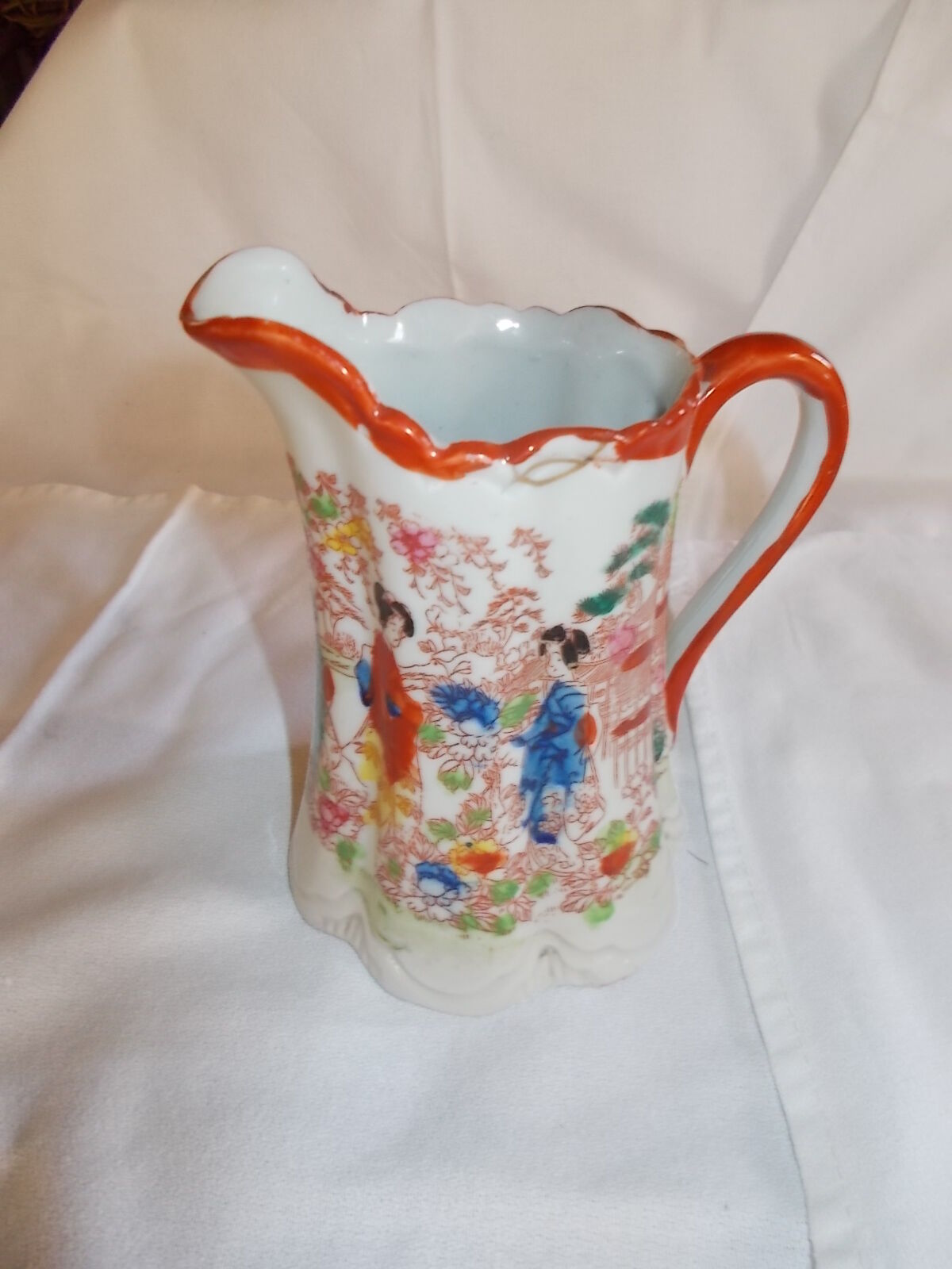 Very fine porcelain maruku china tea service