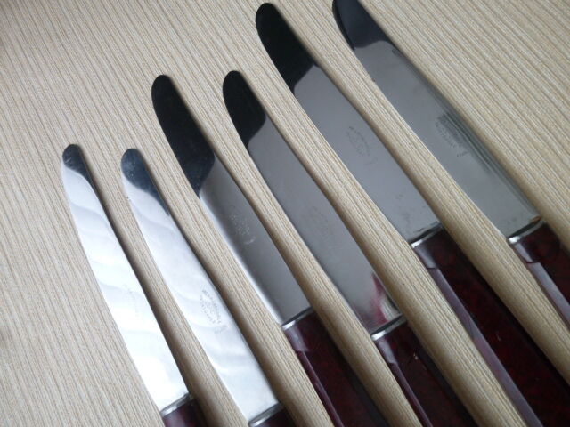 Box of 6 old Bakelite and Stainless steel table knives art deco style