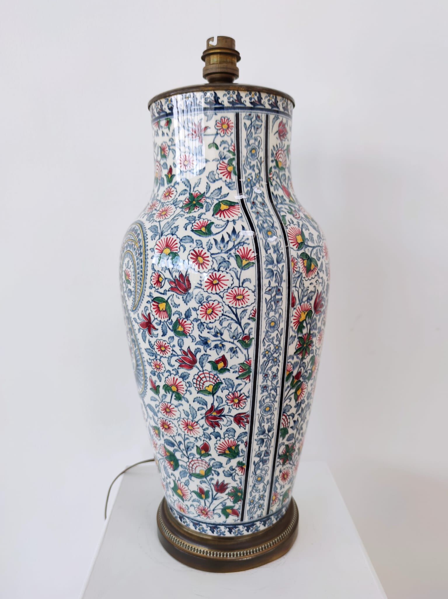 Porcelain lamp foot decorated with Cashemere decoration