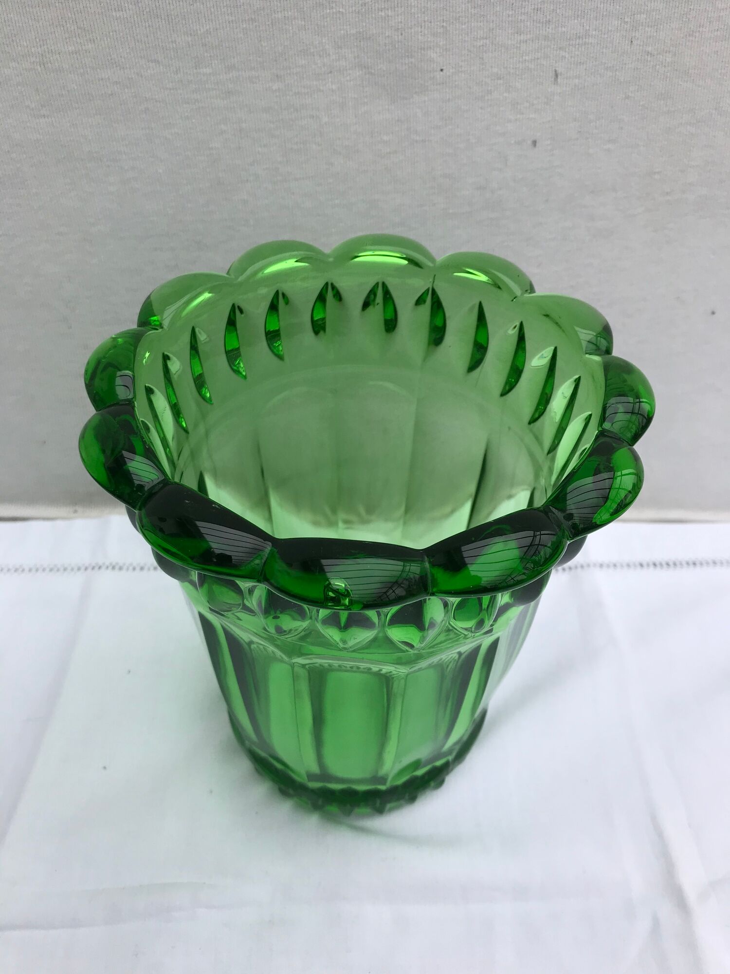 Former Vase ART DECO Style AVEN Glass Green Mold Vintage Decoration