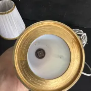Lampe XIXe en opaline blanche et métal doré