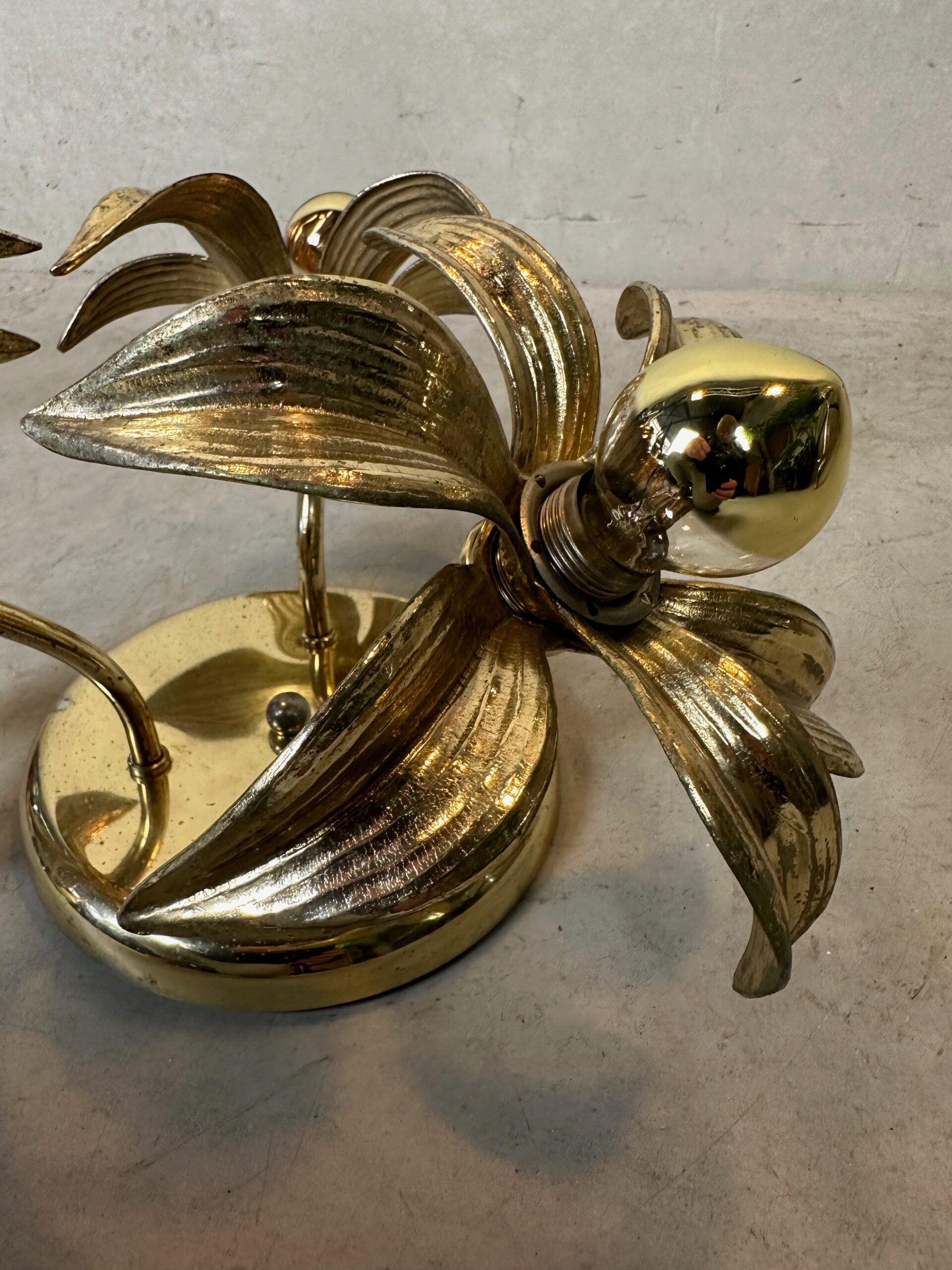 1970s flower ceiling / wall lamp – Hollywood Regency