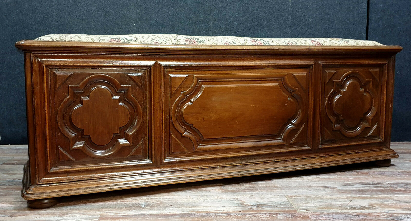 bench footboard louis XIII Bourguignon in solid walnut