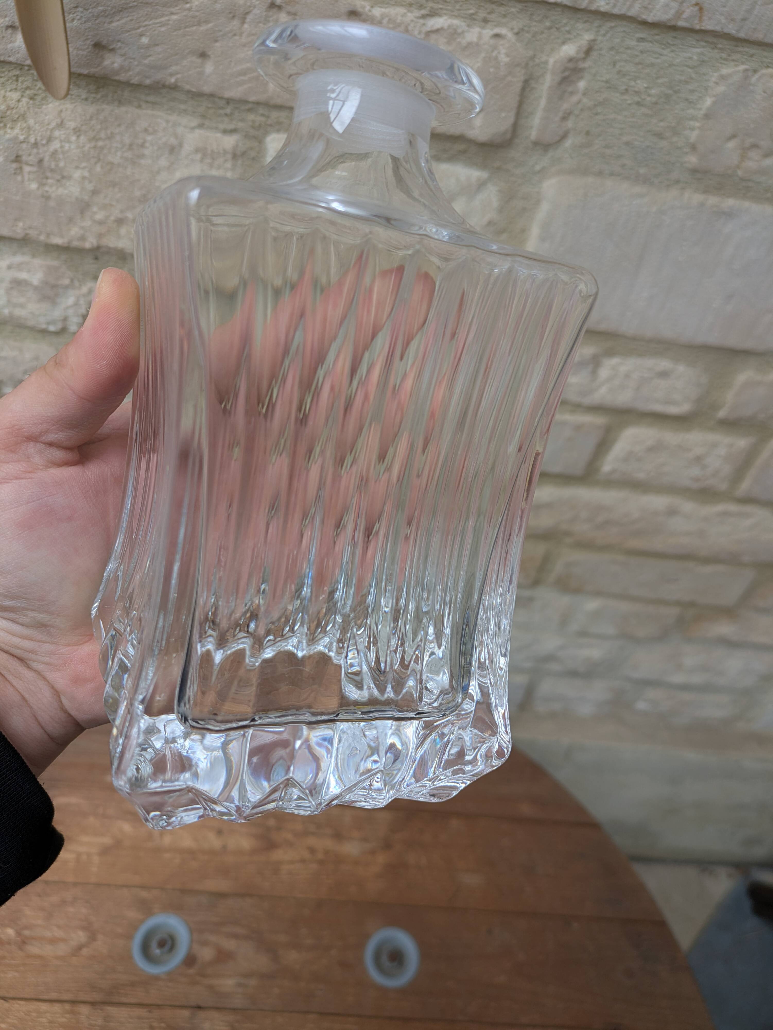 Old square crystal carafe with a stopper, 1 litre.