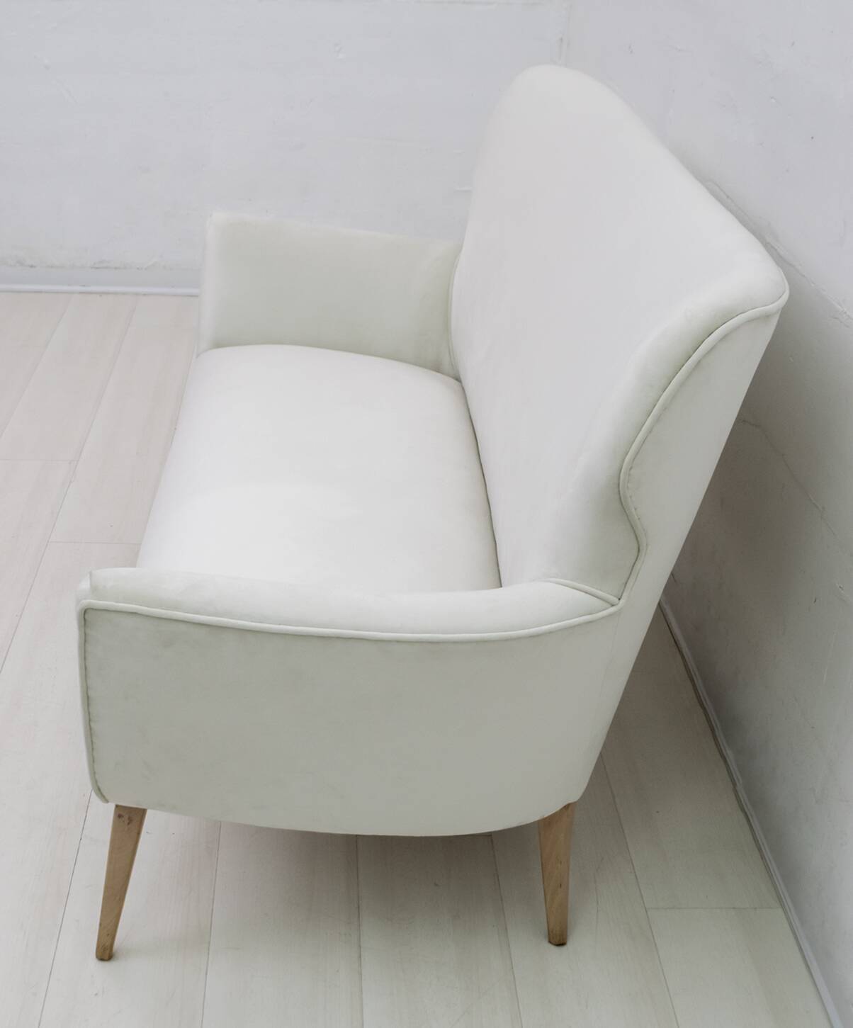 After Gio Ponti Mid-Century Modern Italian Velvet Small Sofa, 1950s