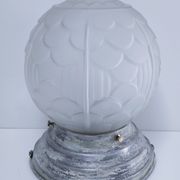 Lampe art déco boule verre pressé moulé