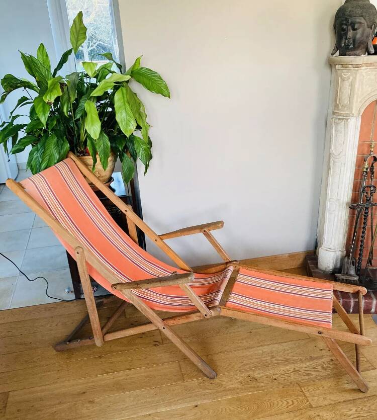 Folding chair known as a sun lounger from the early 20th century