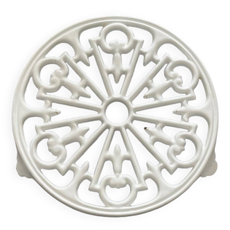 Cast iron trivet