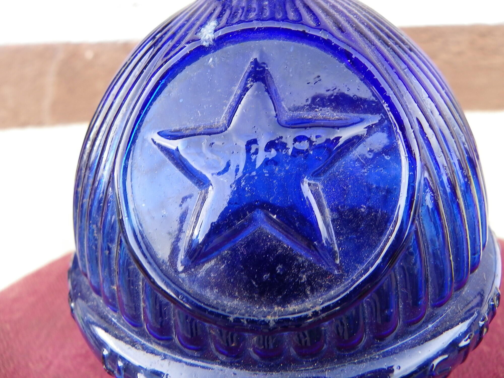 HARDEN fireplace fire extinguishing grenade in fluted blue glass, marked "Star". Rare decoration