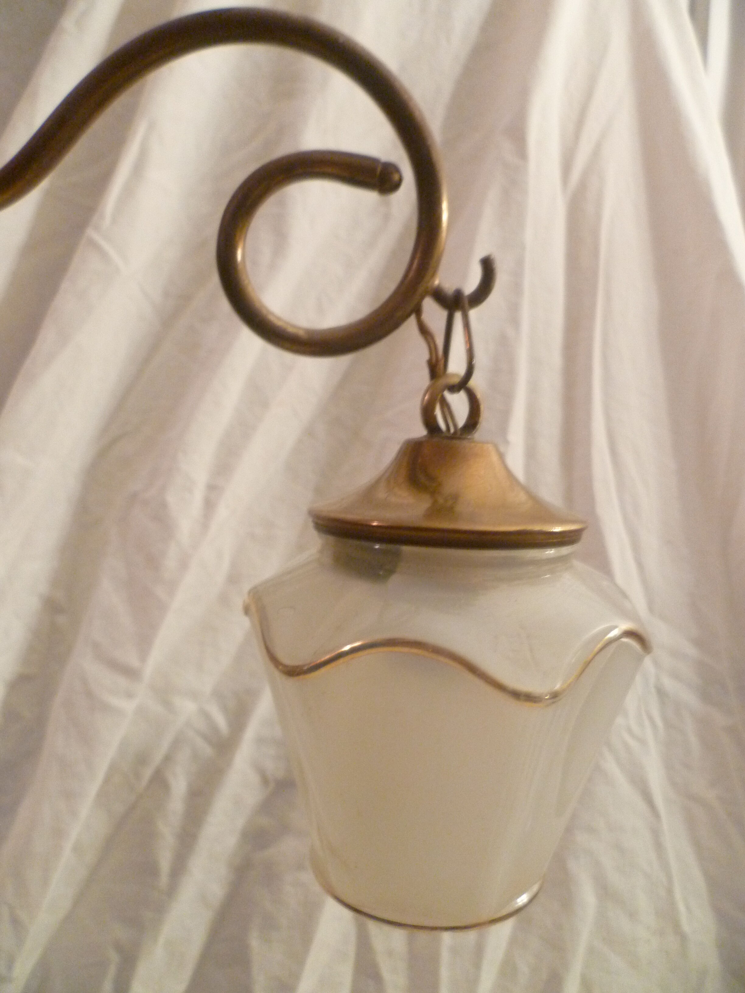 WALL LAMP / LANTERN IN GLASS & VINTAGE BRASS