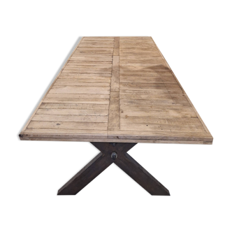 Table en bois et acier