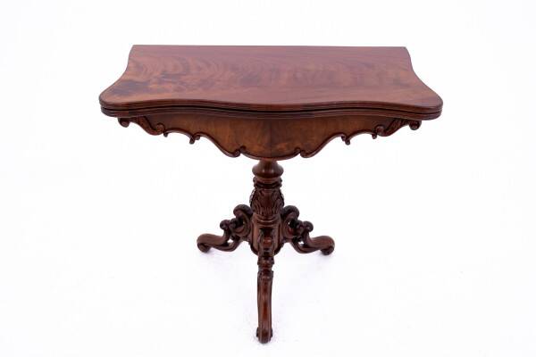 Antique card table from around 1870. After renovation.