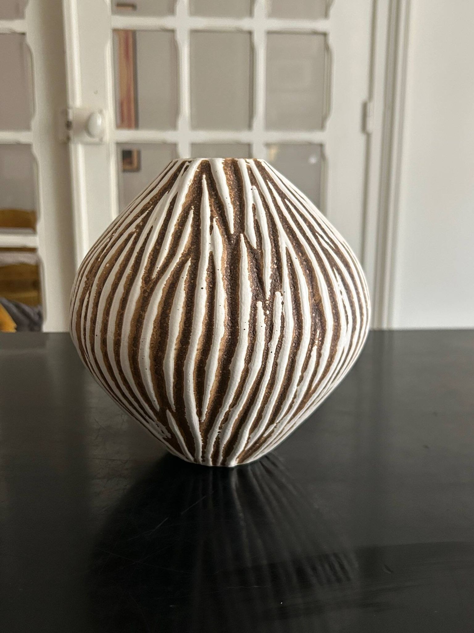 vase en céramique striée 1970