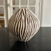 vase en céramique striée 1970